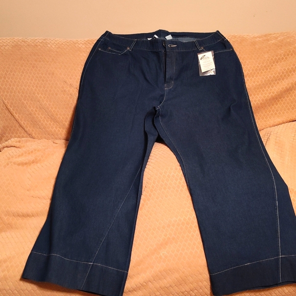 Jeans - Picture 1 of 3